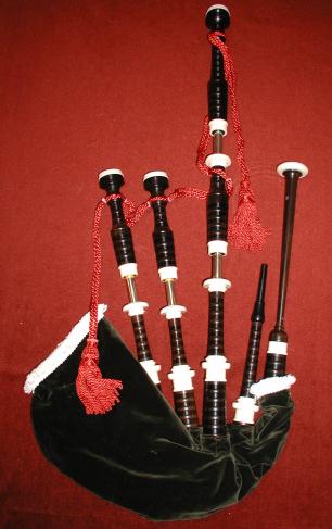 MacPhersonbagpipes_sm.JPG